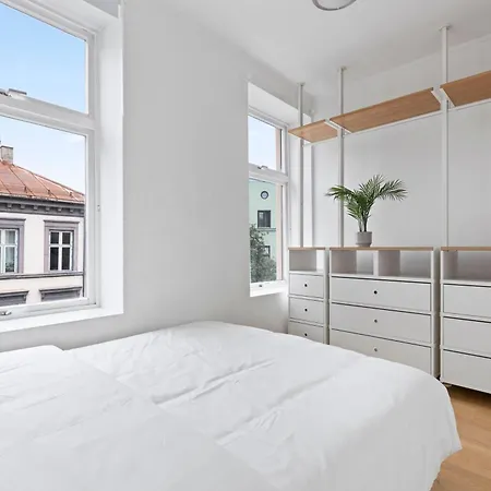 Modern And Bright Apartment In Central Oslo Exterior photo