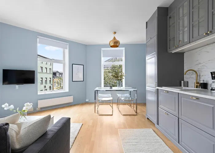 Modern And Bright Apartment In Central Oslo