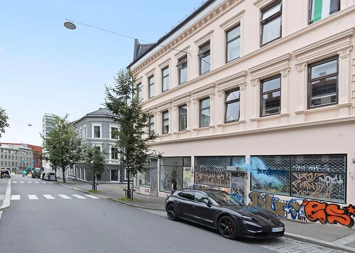 Modern And Bright Apartment In Central Oslo
